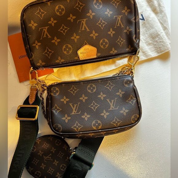 Louis Vuitton Multi Pochette Accessories - Picture 11 of 13